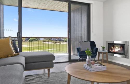 Torquay House | The Fairway Club 8