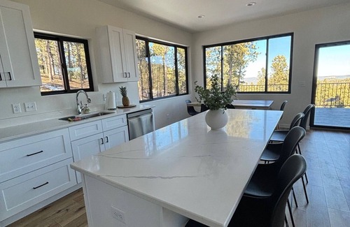 Rapid City House | The Falcon Amazing views 5 miles to Lake Pactola