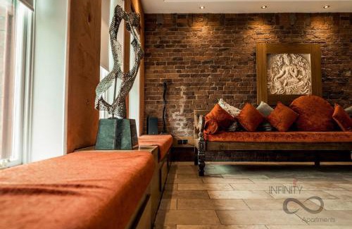 Liverpool City Centre Apartment | The Famous Floor Sleeps 26 And Group Acc Sleeps30