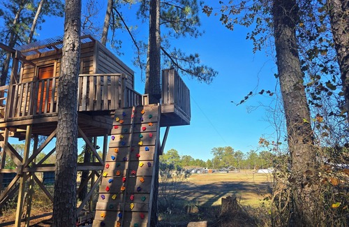 Diggs Cabin | The Farm Overlook Treehouse At Blanchard Farm
