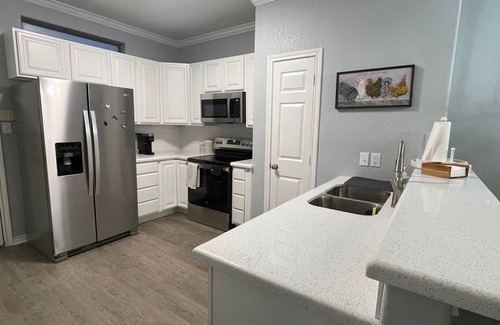 Wellborn House | The Farmhouse - Spacious Townhome Minutes From Texas A&M University