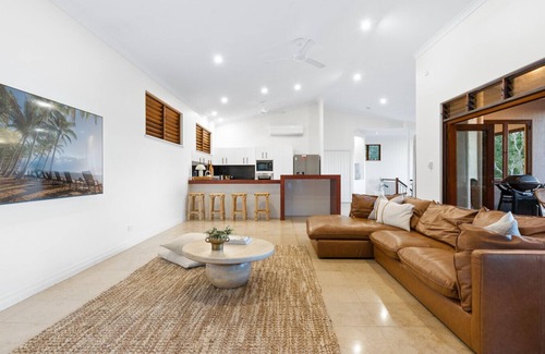 Clifton Beach Apartment | The Ferns Villa Serene Retreat with Ocean Views
