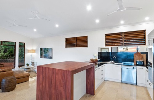 Clifton Beach Apartment | The Ferns Villa Serene Retreat with Ocean Views