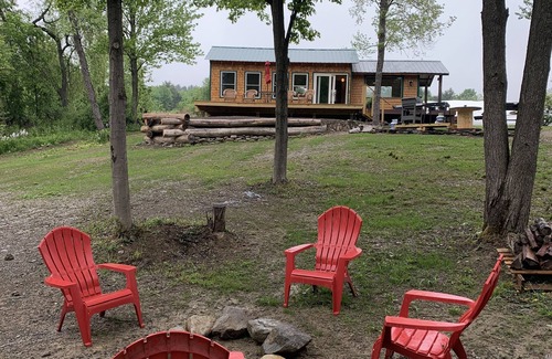 Town of Veteran Cottage | The Finger Lakes Antique Pump House - 10 minutes from Watkins Glen