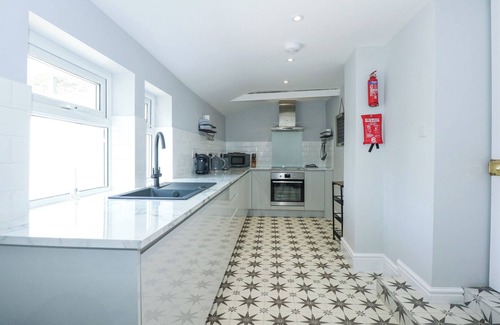 Menai Bridge Cottage | THE FIR GROVE ANNEX, pet friendly, with a garden in Menai Bridge