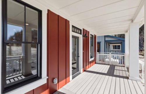 Pacific Beach House | The Fircrest by Seabrook Hospitality