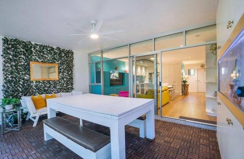 Bulimba Apartment | The Fish Bowl - Vibrant Riverside Escape with Pool