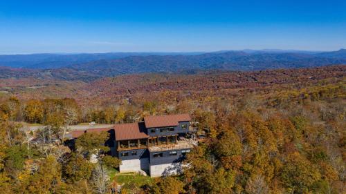 Banner Elk House | The Flying Eagle at Eagles Nest