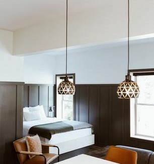 Rossland Hotel | The Flying Steamshovel Inn