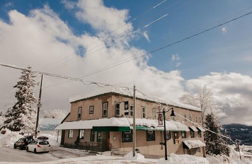 Rossland Hotel | The Flying Steamshovel Inn