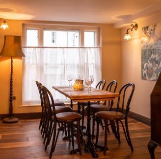 Hampton Wick Hotel | The Foresters Arms