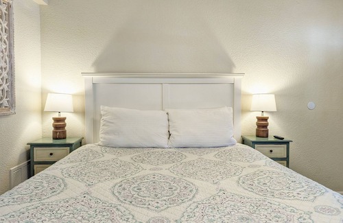 Manitou Springs Hotel | The Fountain Creek Inn of Downtown Manitou Springs [#104]n