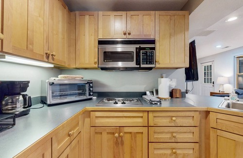 Hendersonville Cabin | The Fox Den | Lush Forest Retreat | Patio & Direct Trail Access