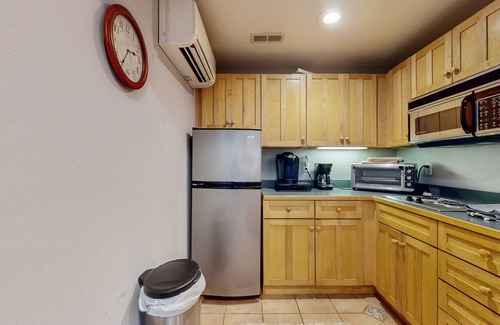 Hendersonville Cabin | The Fox Den | Lush Forest Retreat | Patio & Direct Trail Access