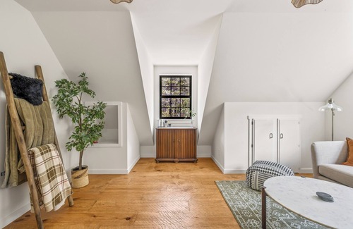 Mendocino Apartment | The Fox Den - Welcoming Studio with WiFi in charming Mendocino