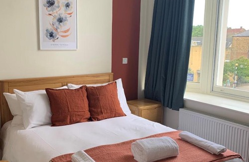Sydenham Hotel | The Fox & Hounds