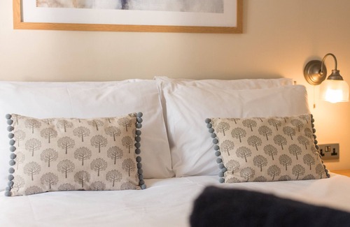 Sudbury Bed & Breakfast | The Foxes Den Coffee House and Rooms