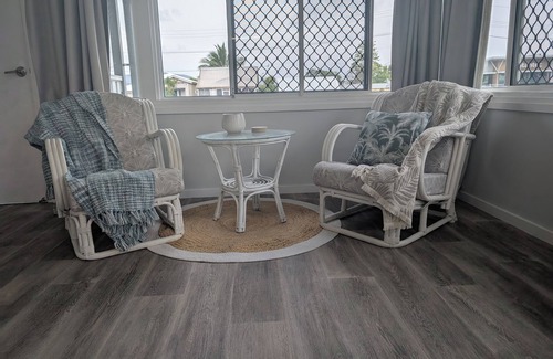 Parramatta Park Apartment | The Fraser - The Perfect Escape. Inner City Queenslander 2nd Floor.