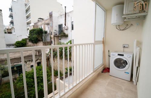 Il-Balluta Apartment | The fully equipped Central Suites in St Julians
