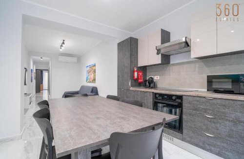 Il-Balluta Apartment | The fully equipped Central Suites in St Julians