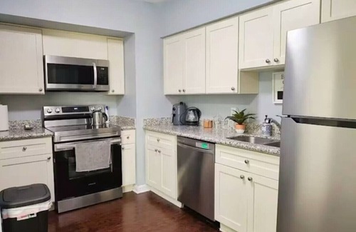 Greater Heights Apartment | The Funky 2 bed 1 bath apartment near Downtown