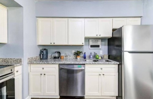 Greater Heights Apartment | The Funky 2 bed 1 bath apartment near Downtown