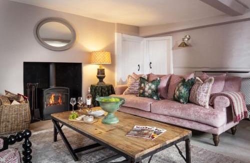 Cow Honeybourne House | The Gables