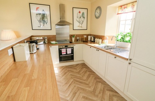 Fourstones Near Bentham Cottage | THE GARDEN ROOMS LAWKLAND, family friendly in Austwick