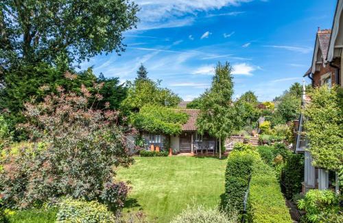 Dorking Ski Chalet | The Garden Studio