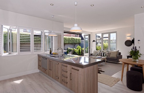 Merivale Cottage | The Gardener's Cottage - Villa Apartment