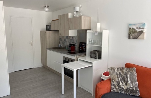 Stella-Plage Apartment | The Garrigue in the middle of the Pines