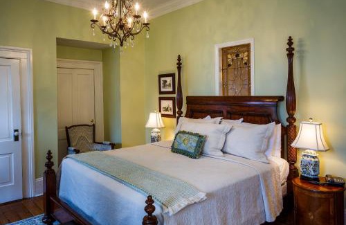 Historic Downtown Savannah Bed & Breakfast | The Gastonian, Historic Inns of Savannah Collection