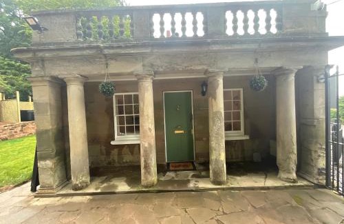 Fillongley Apartment | The Gatehouse is in a 18th century estate, BHX,NEC