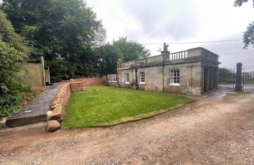 Fillongley Apartment | The Gatehouse is in a 18th century estate, BHX,NEC