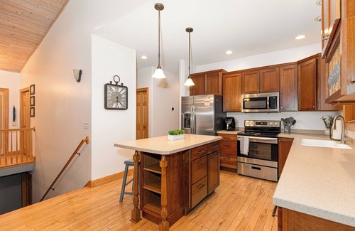 The Galena Territory House | The Gathering Place- Modern, Spacious, 6 Bedrooms