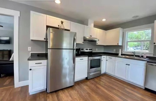 Beaufort House | The Gathering Tide - Sleeps 6 - Waterfront Home