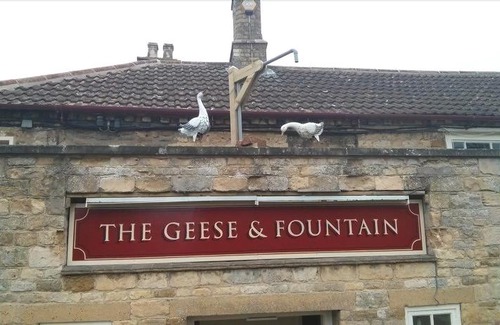 Croxton Kerrial Hotel | The Geese and Fountain