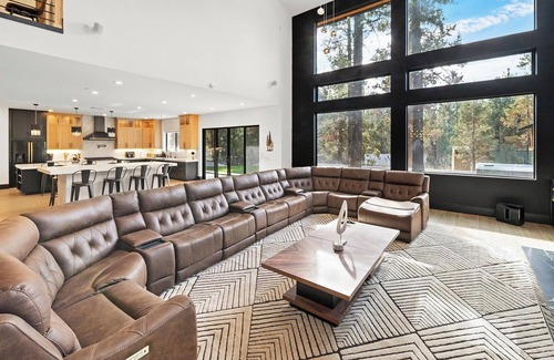 Fox Farm Cabin | The Getaway Club: Exclusive & Luxurious 7 Bed 7 Bath Retreat! Hot Tub! Pool Table! Shuffleboard! Air Hockey! Ping Pong! High Tech Theater w/Theater Seating + Lounge Pit! Master Suite w/Projection Screen!