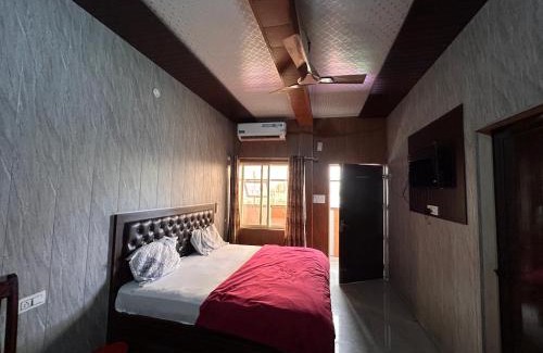 Dehradun Cabin | The Ghungroo restro and stay