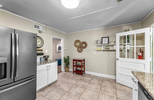 Winston - Salem House | THE GIANT! Downtown! Sleeps 16! 7 bd/4 Ba -10 beds