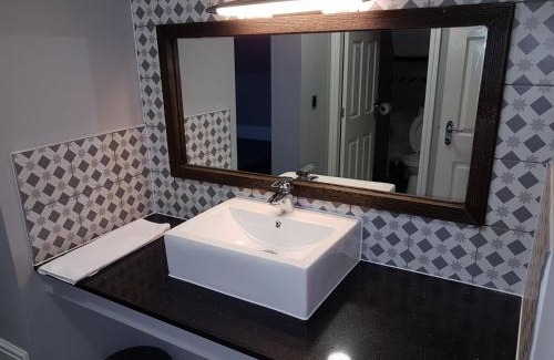 Liverpool Hotel | The Glebe Hotel