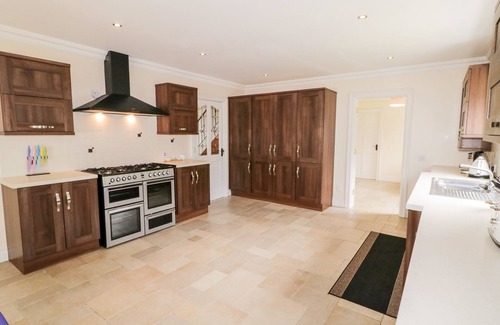 Carndonagh House | THE GLEN, pet friendly, with open fire in Carndonagh, County Donegal