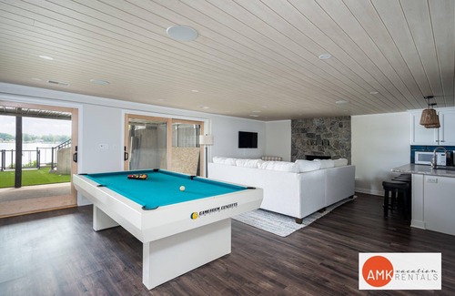 Fennville House | The Glistening Grape - Lakeside Getaway