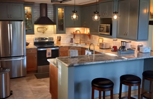Timberline House | The Golden Eagle Vacation Rental, a 3 minute walk to Timberline Ski Slopes