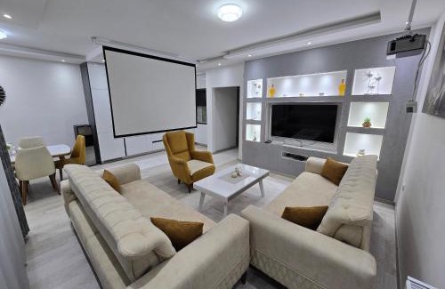 Çagllavicë Apartment | The Golden Oasis