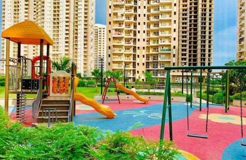 Noida Apartment | The Golden Square near India Expo Mart