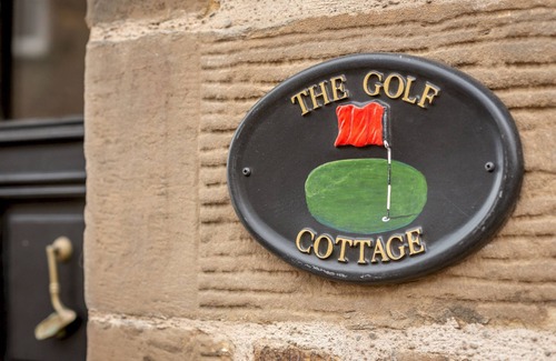 St. Andrews Cottage | The Golf Cottage | 30 Seconds to The Old Course