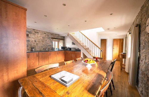 St Davids House | The Granary · Stunning Converted Granary in Heart of St Davids