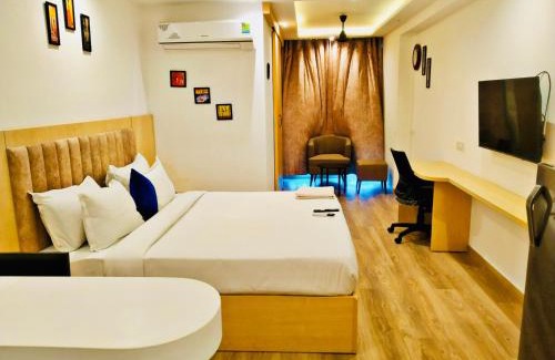 Shyam Nagar House | The Grand Luxury Studio