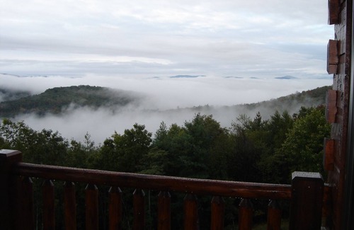 Fleetwood Cabin | 'The Great Escape'-Panoramic Views-Hot Tub-WiFi-Pets OK-Private-Booking Fast